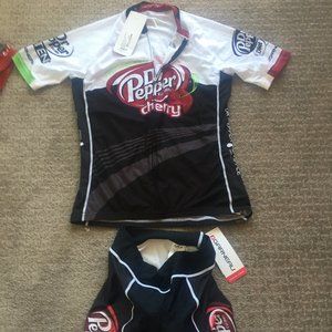 Women's Garneau  Bike Kit - Jersey and Shorts